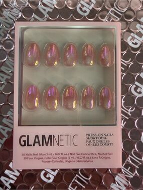 GLAMNETIC Pink Iridescent Short Oval Press-On Nails